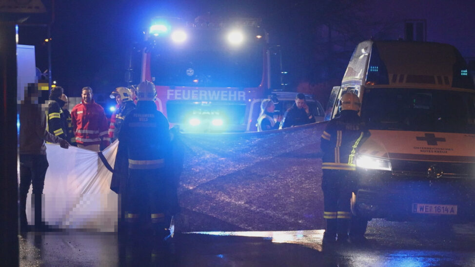Tödlicher Crash: Motorradlenker starb bei Kollision mit PKW in Wels-Oberthan